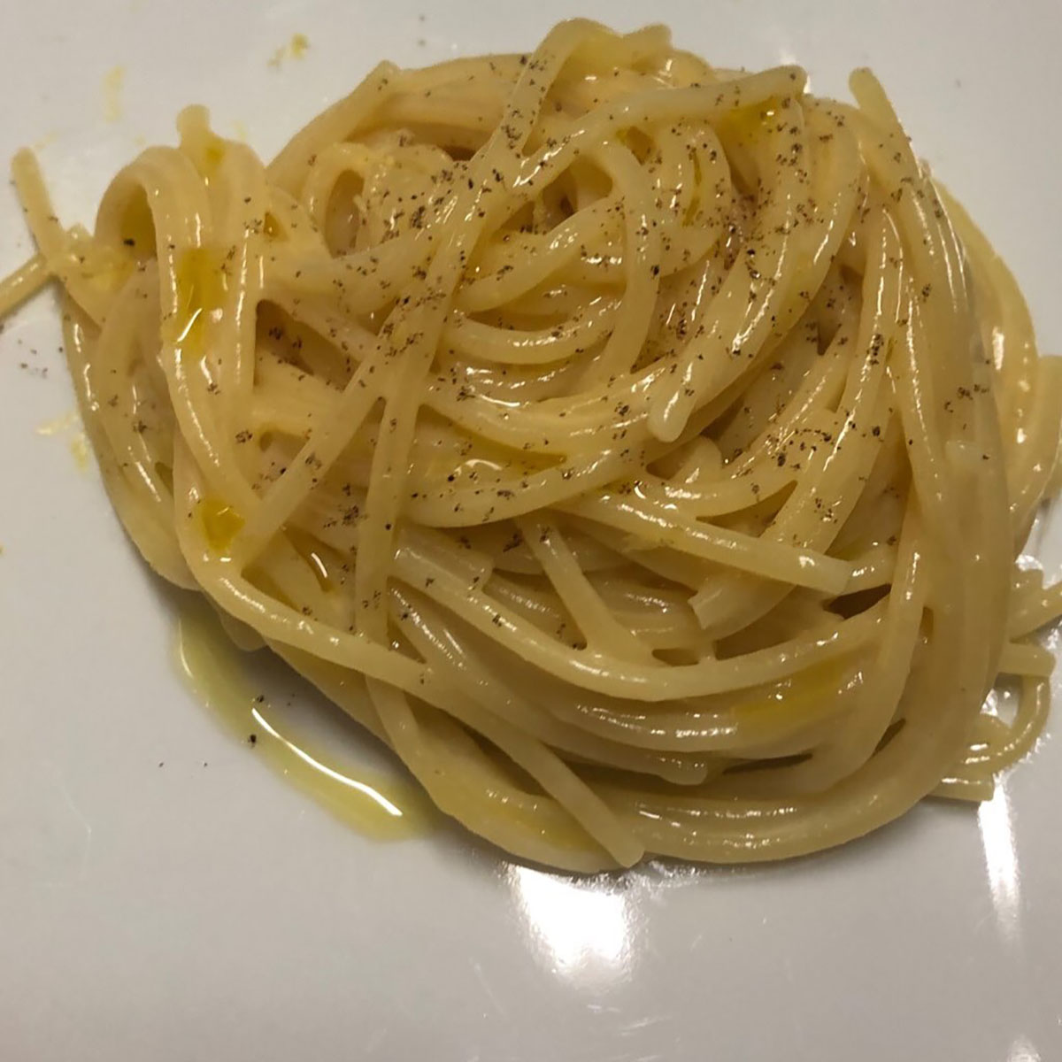 spaghetti-del-monaco-di-peppe-guida,-piu-buoni-e-cremosi-dell’aglio-e-olio.-lo-chef-svela-il-suo-segreto:-“uso-il-limone,-ecco-come”