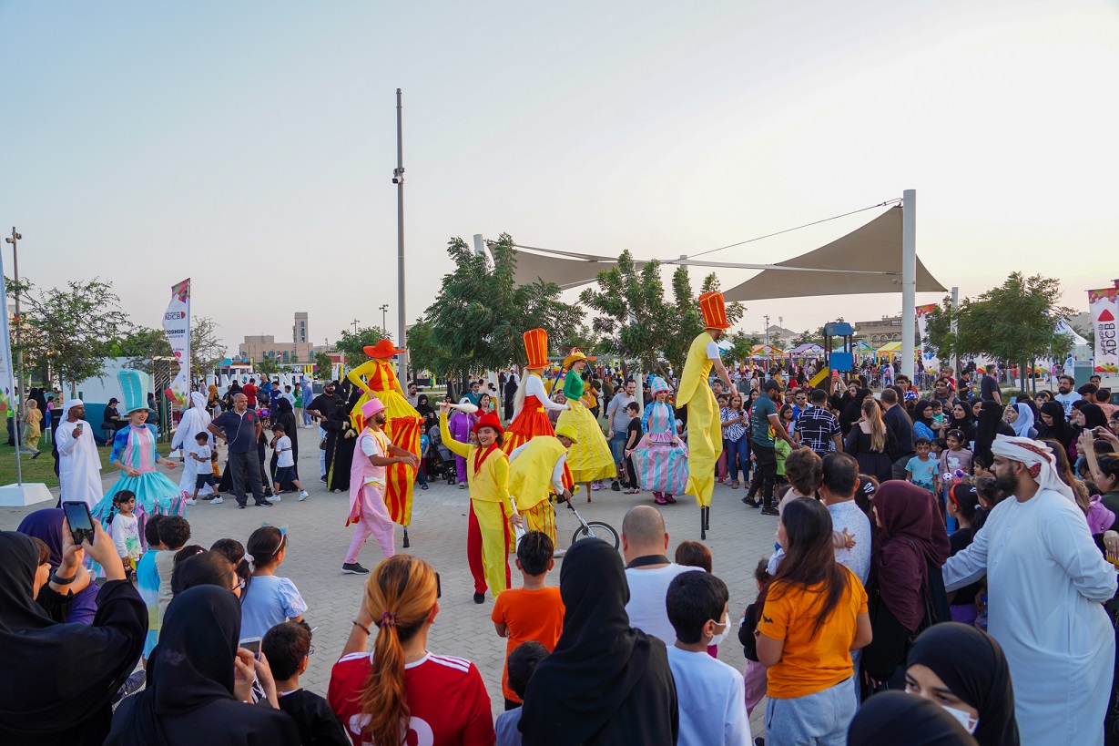 department-of-community-development’s-abu-dhabi-moments-draws-57,293-visitors-to-khalifa-square-on-successful-opening-weekend